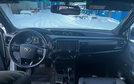 Toyota Hilux VIII, 2021 год, 4 550 000 рублей, 8 фотография