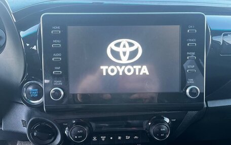 Toyota Hilux VIII, 2021 год, 4 550 000 рублей, 7 фотография