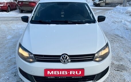 Volkswagen Polo VI (EU Market), 2013 год, 770 000 рублей, 2 фотография