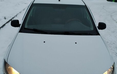 Renault Logan II, 2017 год, 370 000 рублей, 2 фотография