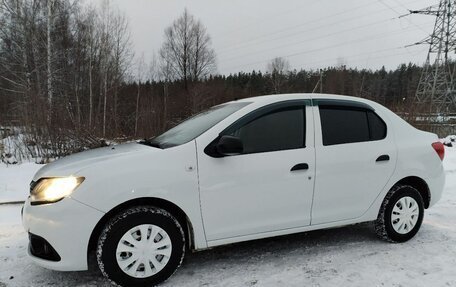 Renault Logan II, 2017 год, 370 000 рублей, 10 фотография