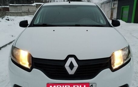 Renault Logan II, 2017 год, 370 000 рублей, 7 фотография