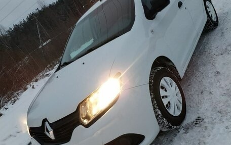 Renault Logan II, 2017 год, 370 000 рублей, 8 фотография