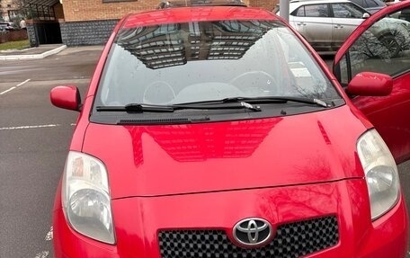 Toyota Yaris III рестайлинг, 2007 год, 550 000 рублей, 4 фотография