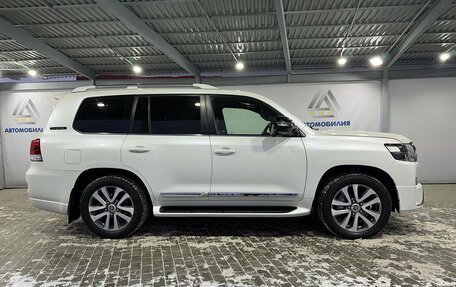 Toyota Land Cruiser 200, 2016 год, 5 999 000 рублей, 6 фотография