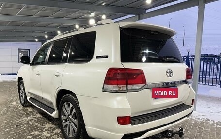 Toyota Land Cruiser 200, 2016 год, 5 999 000 рублей, 3 фотография