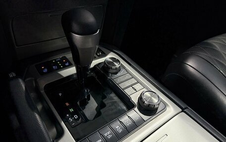 Toyota Land Cruiser 200, 2016 год, 5 999 000 рублей, 21 фотография