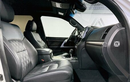 Toyota Land Cruiser 200, 2016 год, 5 999 000 рублей, 13 фотография