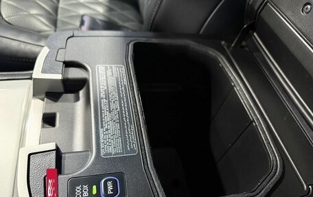 Toyota Land Cruiser 200, 2016 год, 5 999 000 рублей, 22 фотография
