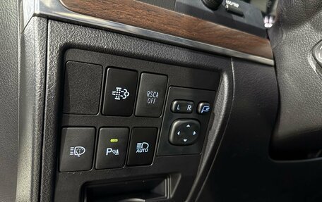 Toyota Land Cruiser 200, 2016 год, 5 999 000 рублей, 23 фотография