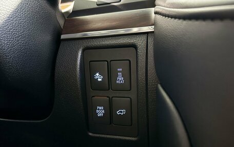 Toyota Land Cruiser 200, 2016 год, 5 999 000 рублей, 28 фотография