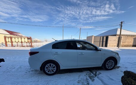 KIA Rio IV, 2017 год, 950 000 рублей, 1 фотография