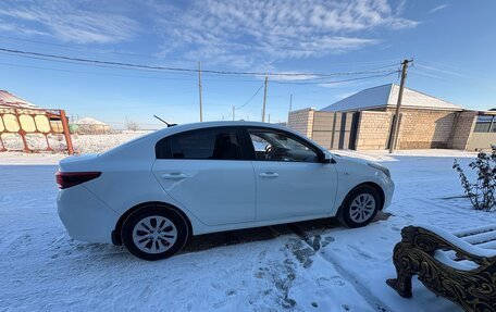 KIA Rio IV, 2017 год, 950 000 рублей, 4 фотография