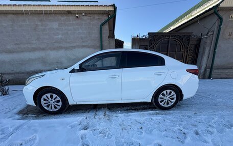 KIA Rio IV, 2017 год, 950 000 рублей, 3 фотография