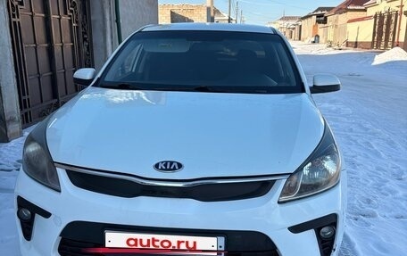 KIA Rio IV, 2017 год, 950 000 рублей, 2 фотография