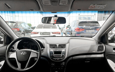 Hyundai Solaris II рестайлинг, 2016 год, 899 000 рублей, 17 фотография