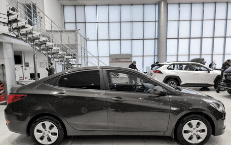 Hyundai Solaris II рестайлинг, 2016 год, 899 000 рублей, 5 фотография