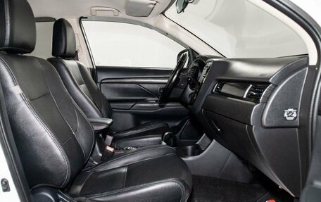 Mitsubishi Outlander III рестайлинг 3, 2016 год, 1 900 000 рублей, 5 фотография