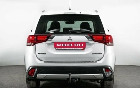 Mitsubishi Outlander III рестайлинг 3, 2016 год, 1 900 000 рублей, 4 фотография