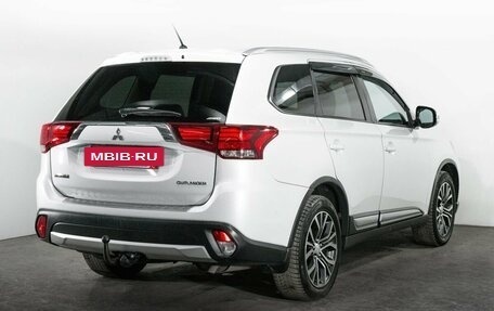Mitsubishi Outlander III рестайлинг 3, 2016 год, 1 900 000 рублей, 3 фотография