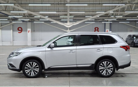 Mitsubishi Outlander III рестайлинг 3, 2021 год, 2 750 000 рублей, 10 фотография