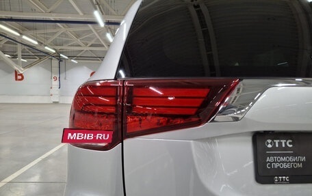 Mitsubishi Outlander III рестайлинг 3, 2021 год, 2 750 000 рублей, 11 фотография