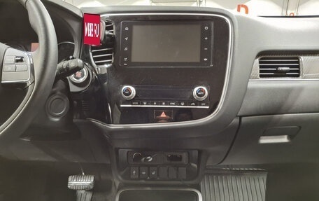 Mitsubishi Outlander III рестайлинг 3, 2021 год, 2 750 000 рублей, 18 фотография