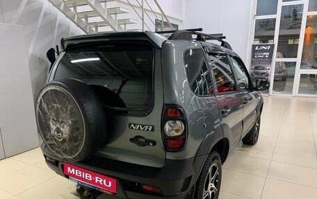 Chevrolet Niva I рестайлинг, 2019 год, 818 000 рублей, 10 фотография