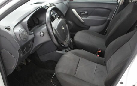 Renault Logan II, 2017 год, 470 000 рублей, 19 фотография