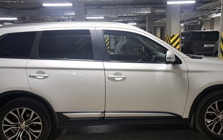 Mitsubishi Outlander III рестайлинг 3, 2018 год, 1 690 000 рублей, 21 фотография