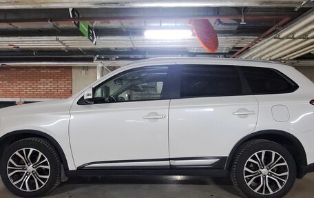 Mitsubishi Outlander III рестайлинг 3, 2018 год, 1 690 000 рублей, 18 фотография