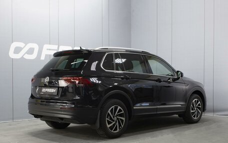 Volkswagen Tiguan II, 2018 год, 2 385 000 рублей, 2 фотография