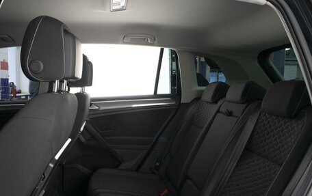 Volkswagen Tiguan II, 2018 год, 2 385 000 рублей, 9 фотография