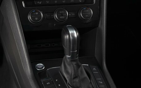 Volkswagen Tiguan II, 2018 год, 2 385 000 рублей, 15 фотография