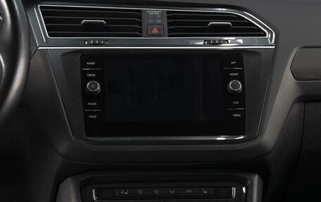 Volkswagen Tiguan II, 2018 год, 2 385 000 рублей, 16 фотография