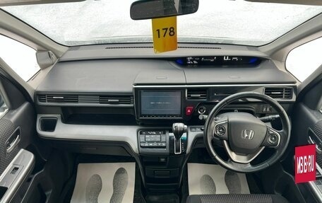 Honda Stepwgn IV, 2015 год, 1 899 000 рублей, 14 фотография