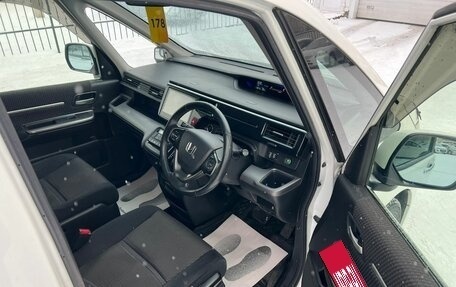 Honda Stepwgn IV, 2015 год, 1 899 000 рублей, 13 фотография