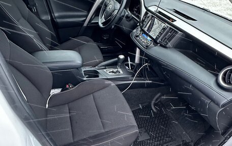 Toyota RAV4, 2018 год, 3 200 000 рублей, 8 фотография