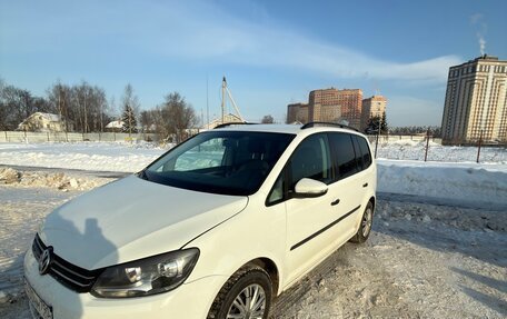 Volkswagen Touran III, 2014 год, 649 999 рублей, 2 фотография