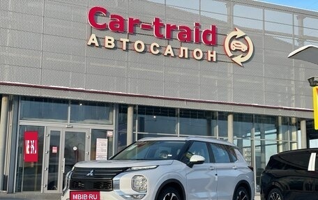 Mitsubishi Outlander, 2023 год, 3 890 000 рублей, 1 фотография