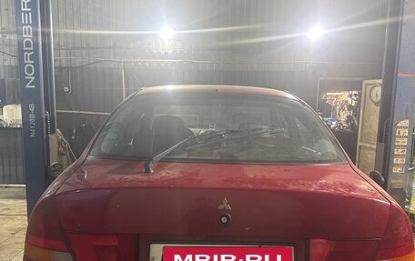 Mitsubishi Carisma I, 1998 год, 100 000 рублей, 1 фотография