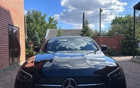 Mercedes-Benz E-Класс, 2022 год, 6 500 000 рублей, 3 фотография