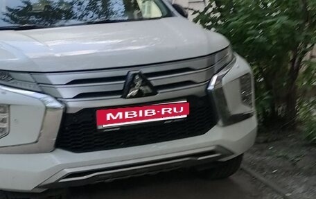 Mitsubishi Pajero Sport III рестайлинг, 2021 год, 2 500 000 рублей, 2 фотография