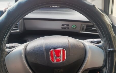 Honda Freed I, 2012 год, 1 050 000 рублей, 18 фотография