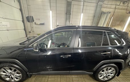 Toyota RAV4, 2019 год, 3 900 000 рублей, 4 фотография