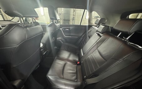 Toyota RAV4, 2019 год, 3 900 000 рублей, 10 фотография