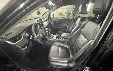 Toyota RAV4, 2019 год, 3 900 000 рублей, 11 фотография