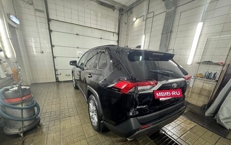 Toyota RAV4, 2019 год, 3 900 000 рублей, 9 фотография