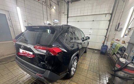 Toyota RAV4, 2019 год, 3 900 000 рублей, 8 фотография