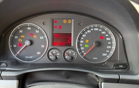 Volkswagen Jetta VI, 2009 год, 490 000 рублей, 2 фотография